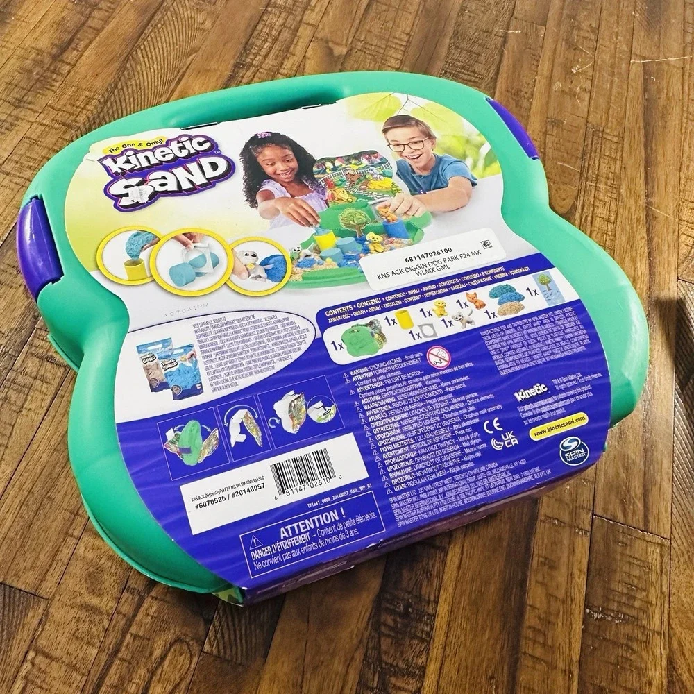 NEW Kinetic Sand Diggin' Dog Park Set in Case Sensory Toy Mold Pack & Play Age3+